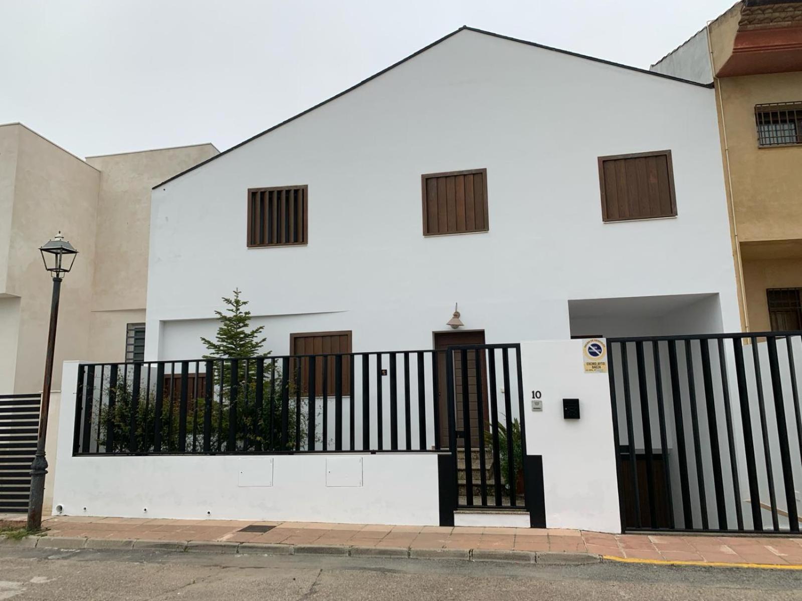 Donde Habita El Olvido Villa *